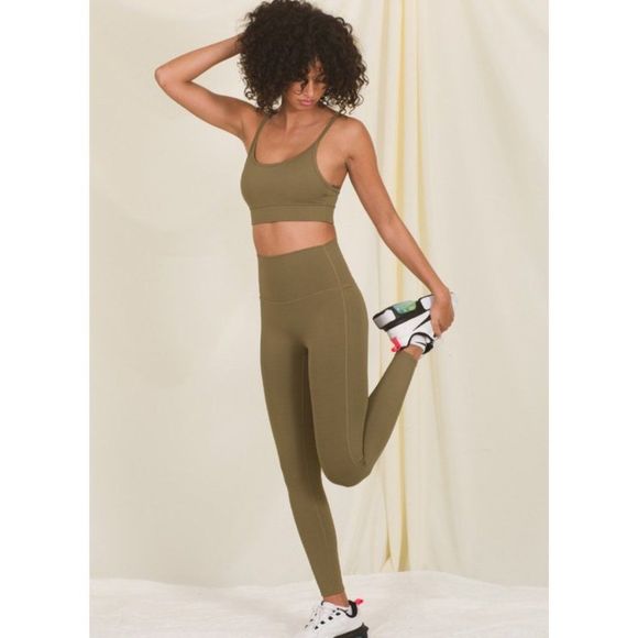 Olive Green 2 piece Workout Set with Athletic Cami Top and Leggings - XL - Picture 3 of 9